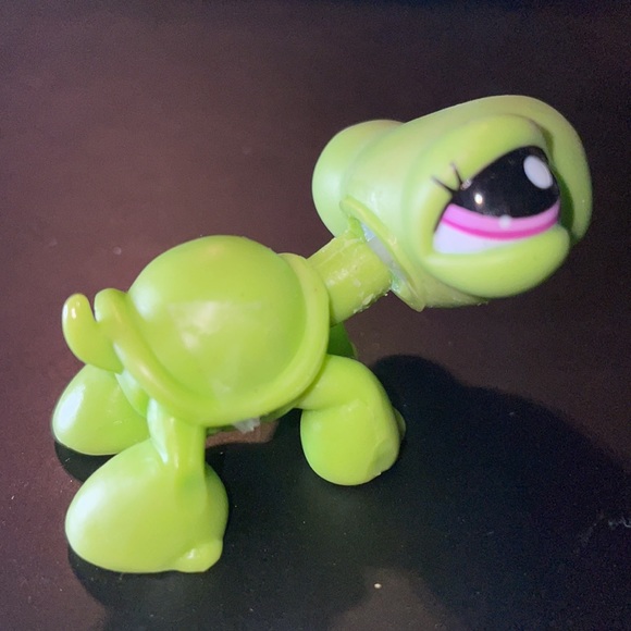 Littlest Pet Shop Blind Bags Turtle (#2607) Pet - Picture 5 of 10